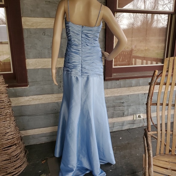 SIZE 6 ADRIANNA PAPELL FORMAL DRESS - Picture 3 of 3